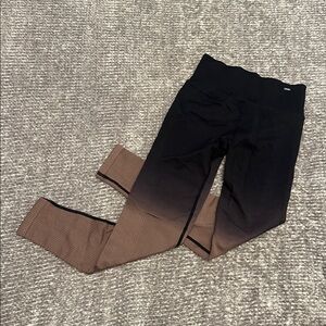 EUC Pink Active black to tan Ombre active Leggings size XS